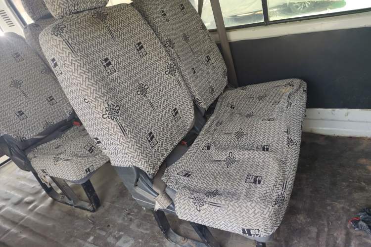 Used Jinbei Hiace 2014 2.0L 5th Generation Kuaiyunwang Business Version 4G20B Left Rear Seat