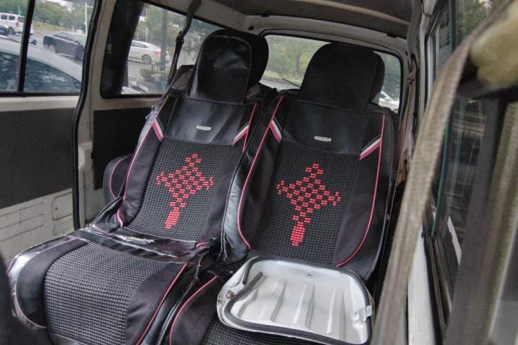 Used Jinbei Hiace 2014 2.0L Fifth-Generation Xiangyun Comfort Type 1 4G20C Left Rear Seat