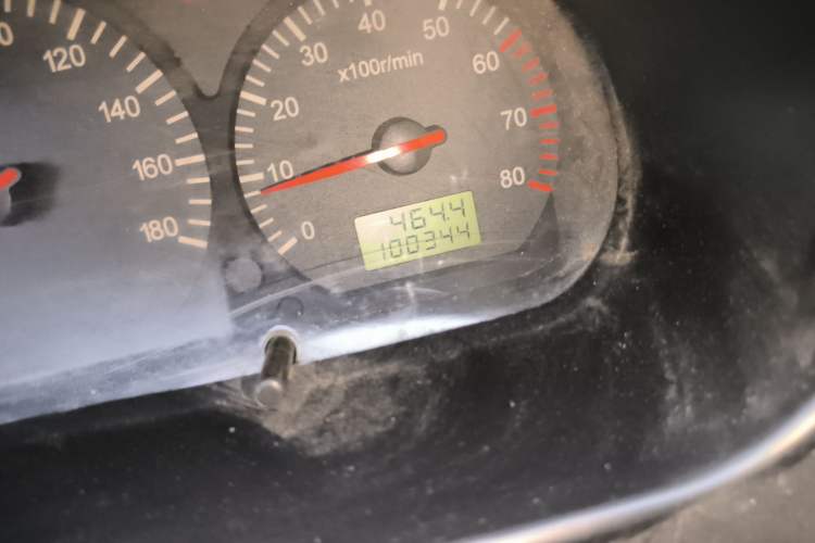 Used Jinbei Hiace 2014 2.0L Fifth-Generation Xiangyun Comfort Type 1 4G20C Odometer Close Up