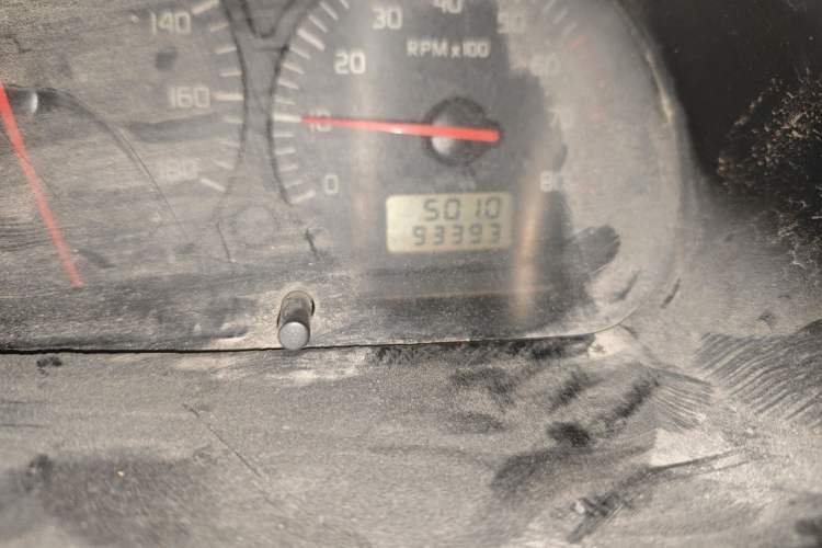 Used Jinbei Hiace 2014 2.0L 5th Generation Kuaiyunwang Business Version 4G19 Odometer Close Up