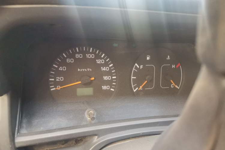 Used Jinbei Hiace 2014 2.0L 5th Generation Kuaiyunwang Business Version 4G21B Odometer Close Up