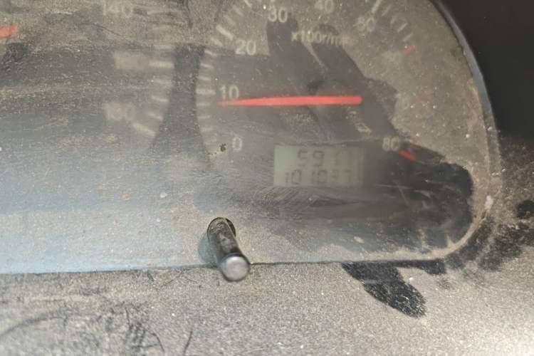 Used Jinbei Hiace 2014 2.0L 5th Generation Kuaiyunwang Business Version 4G19 Odometer Close Up
