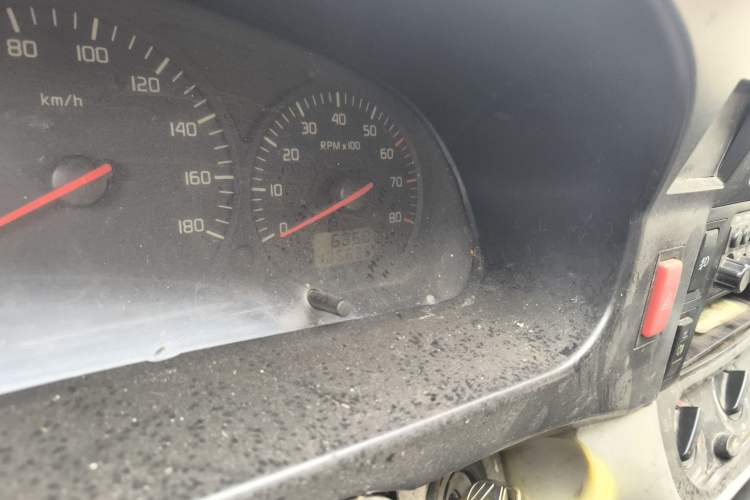 Used Jinbei Hiace 2014 2.0L 5th Generation Kuaiyunwang Business Version 4G19 Odometer Close Up
