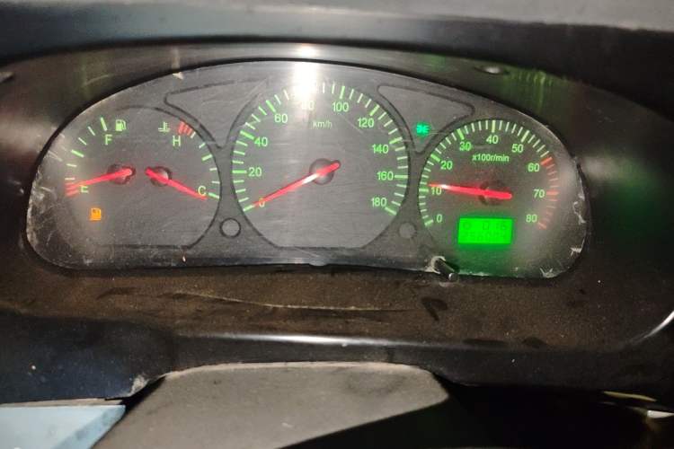 Used Jinbei Hiace 2014 2.0L 5th-Gen Power King Comfort Version V19 Odometer Close Up