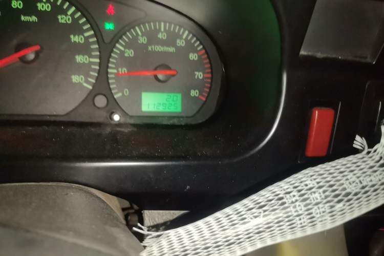 Used Jinbei Hiace 2014 2.0L 5th Generation Kuaiyunwang Business Version 4G19 Odometer Close Up