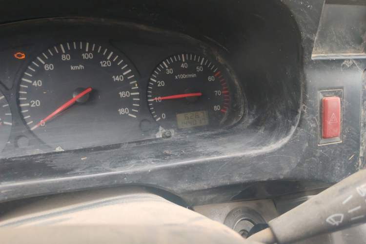 Used Jinbei Hiace 2014 2.0L 5th-Gen Power King Comfort Version V19 Odometer Close Up