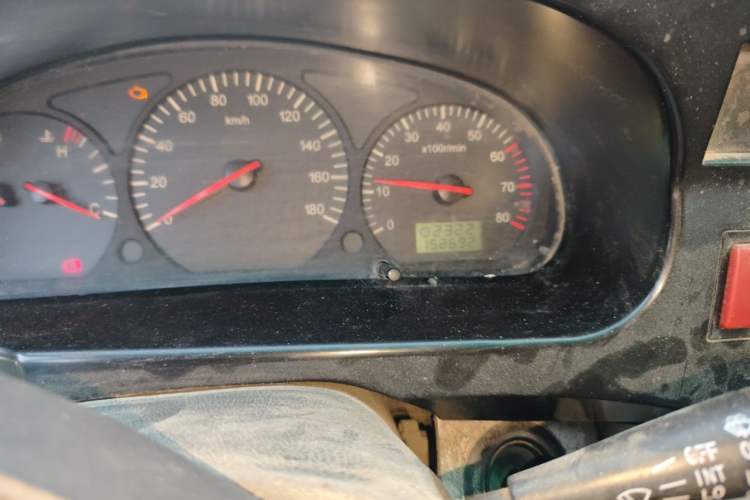 Used Jinbei Hiace 2014 2.0L Fifth-Generation Xiangyun Comfort Type 1 4G20C Odometer Close Up