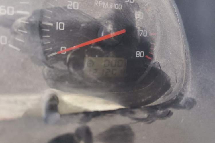Used Jinbei Hiace 2014 2.0L 5th Generation Kuaiyunwang Business Version 4G19 Odometer Close Up
