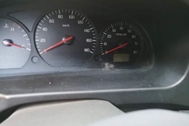 Used Jinbei Hiace 2014 2.0L 5th Generation Kuaiyunwang Business Version 4G19 Odometer Close Up