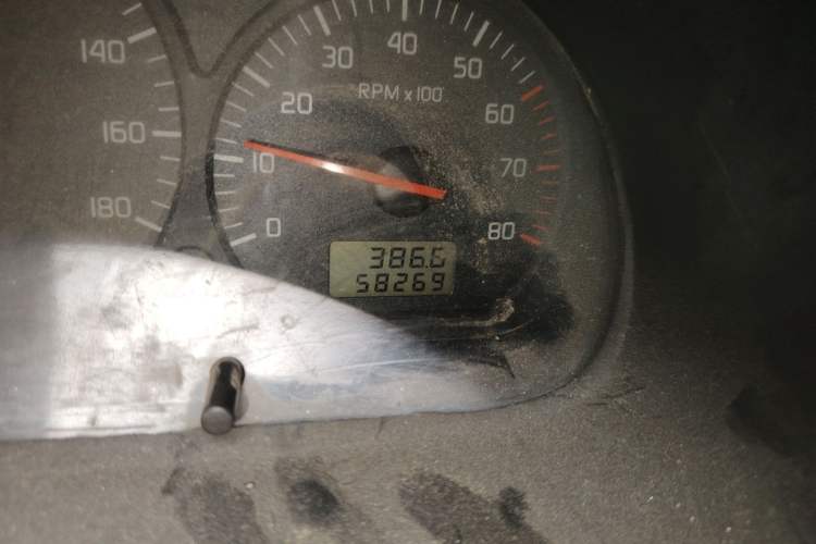 Used Jinbei Hiace 2014 2.0L Fifth-Generation Xiangyun Comfort Type 1 4G20C Odometer Close Up