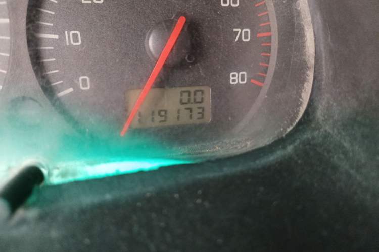 Used Jinbei Hiace 2014 2.0L Fifth-Generation Xiangyun Comfort Type 1 4G21C Odometer Close Up