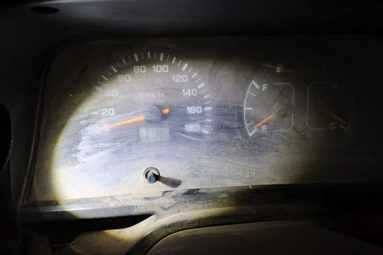 Used Jinbei Hiace 2014 2.0L Fifth-Generation Xiangyun Comfort Type 1 4G20C Odometer Close Up