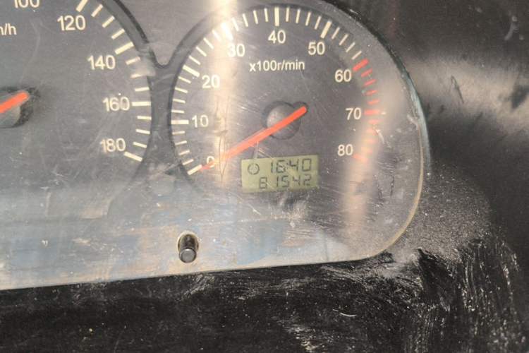Used Jinbei Hiace 2014 2.0L Fifth-Generation Xiangyun Comfort Type 1 4G20C Odometer Close Up