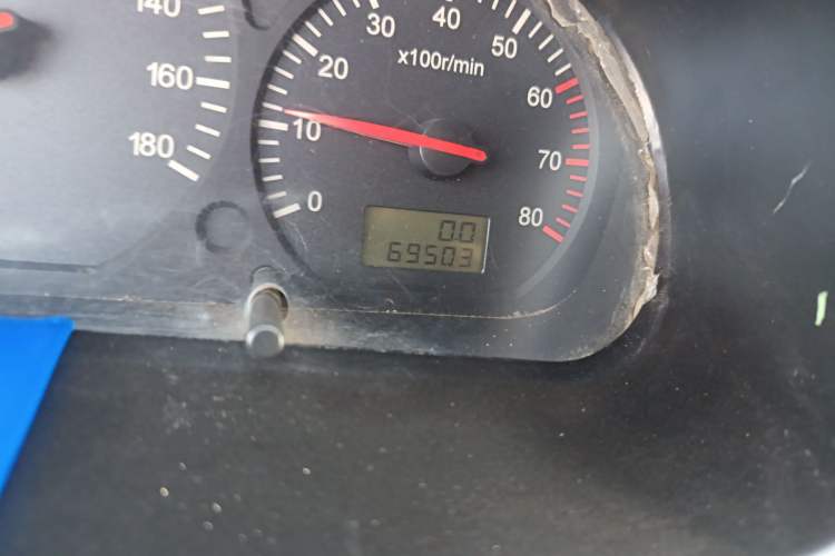 Used Jinbei Hiace 2014 2.0L 5th Generation Kuaiyunwang Business Version 4G20B Odometer Close Up