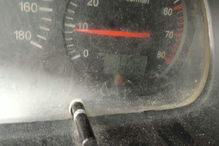 Used Jinbei Hiace 2014 2.0L Fifth-Generation Xiangyun Comfort Type 1 4G20C Odometer Close Up