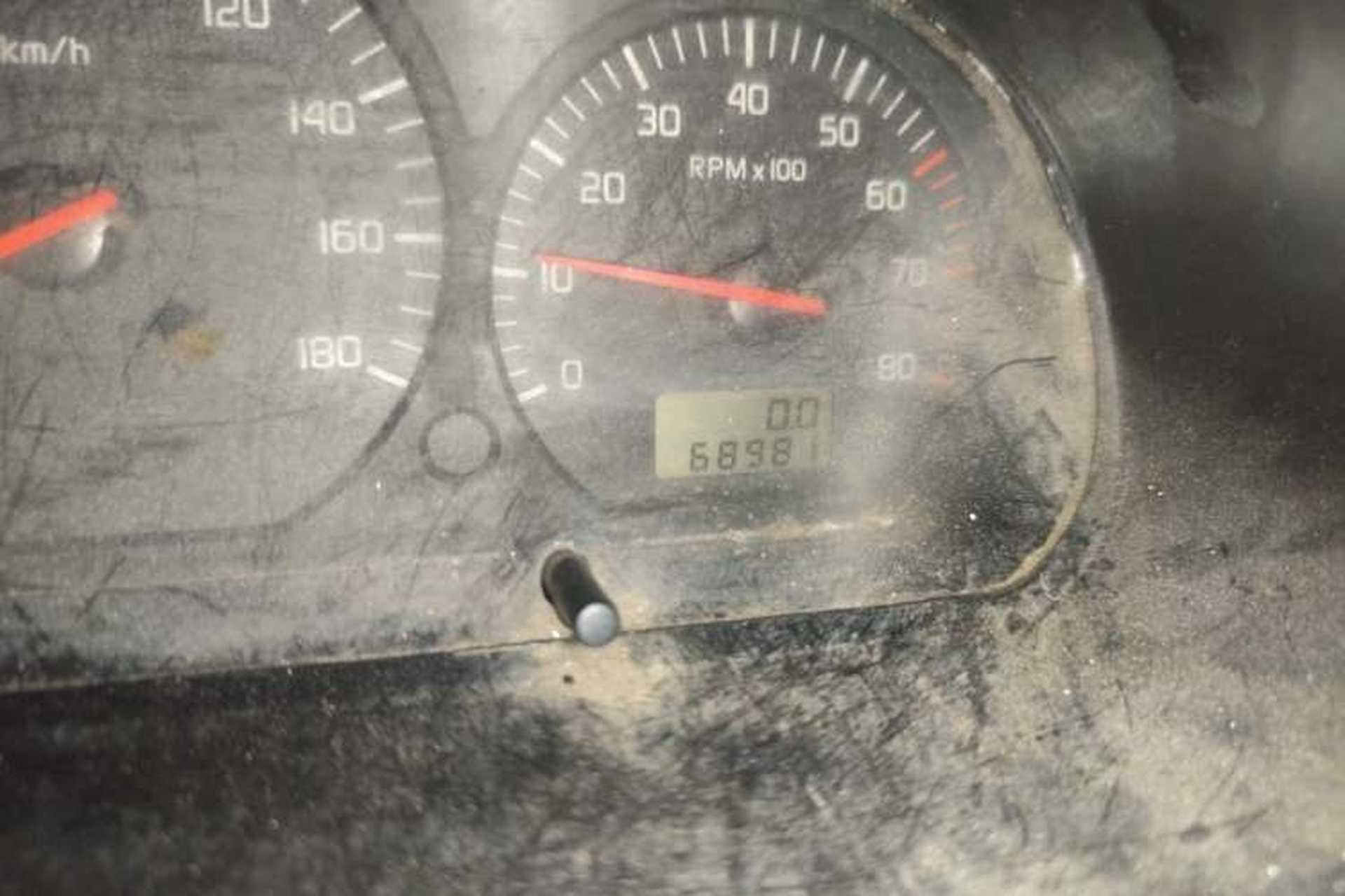 Used Jinbei Hiace 2014 2.0L Fifth-Generation Xiangyun Comfort Type 1 4G20C Odometer Close Up