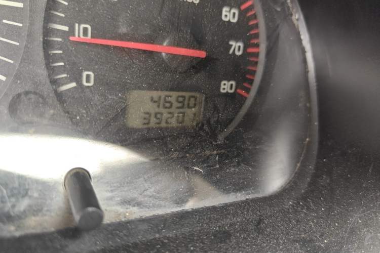 Used Jinbei Hiace 2014 2.0L 5th Generation Kuaiyunwang Business Version 4G21B Odometer Close Up