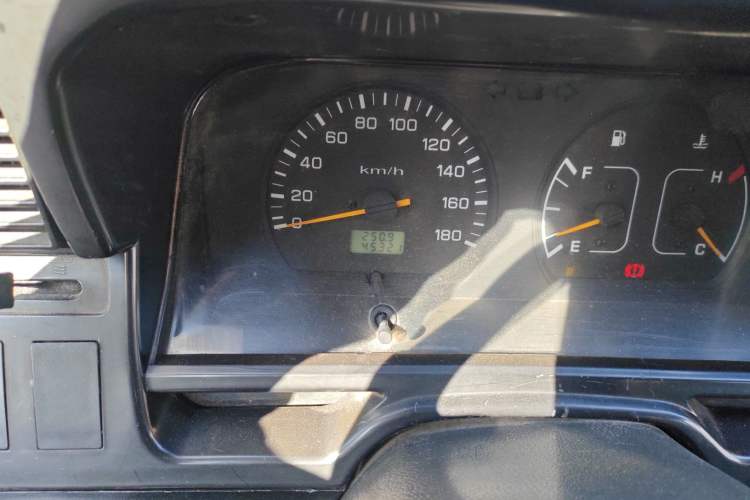 Used Jinbei Hiace 2014 2.0L Fifth-Generation Power King Classic 4G20D4B Odometer Close Up