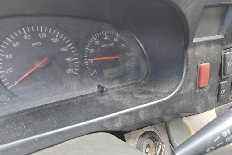 Used Jinbei Hiace 2014 2.0L 5th Generation Kuaiyunwang Business Version 4G21B Odometer Close Up