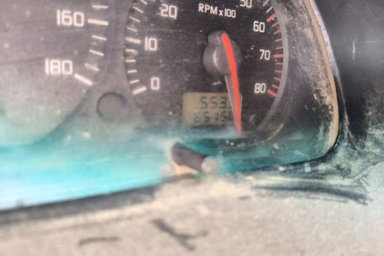 Used Jinbei Hiace 2014 2.0L 5th Generation Kuaiyunwang Business Version 4G19 Odometer Close Up