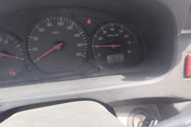 Used Jinbei Hiace 2014 2.0L 5th Generation Kuaiyunwang Business Version 4G19 Odometer Close Up