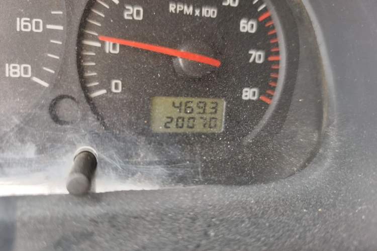 Used Jinbei Hiace 2014 2.0L 5th Generation Kuaiyunwang Business Version 4G20B Odometer Close Up