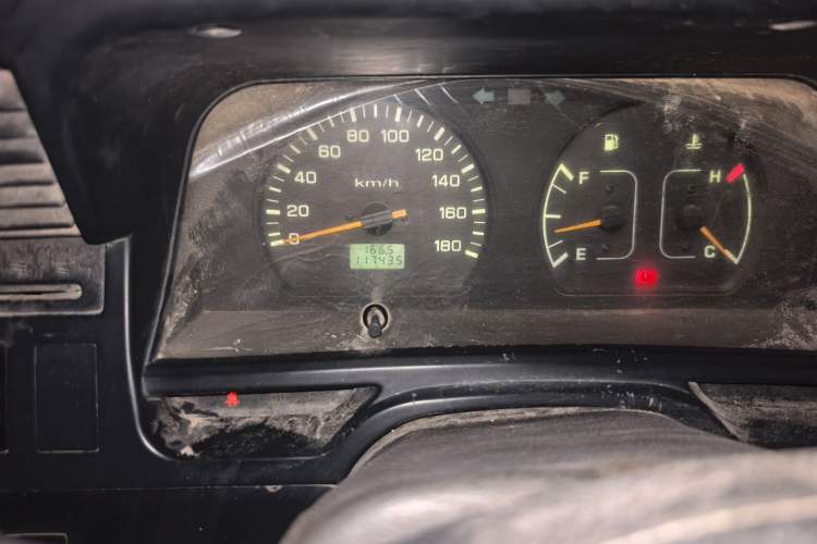 Used Jinbei Hiace 2014 2.0L Fifth-Generation Power King Classic V19 Odometer Close Up