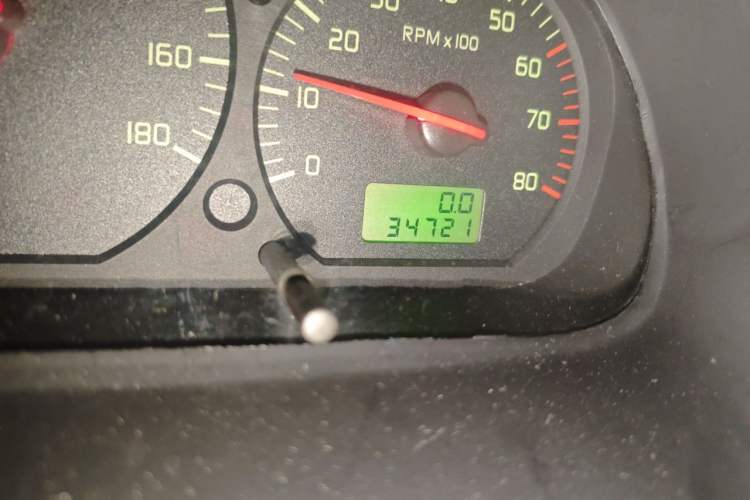 Used Jinbei Hiace 2014 2.0L 5th Generation Kuaiyunwang Business Version 4G19 Odometer Close Up