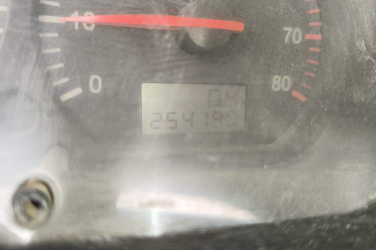 Used Jinbei Hiace 2014 2.0L 5th Generation Kuaiyunwang Business Version 4G19 Odometer Close Up
