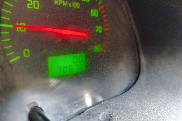 Used Jinbei Hiace 2014 2.0L 5th Generation Kuaiyunwang Business Version 4G19 Odometer Close Up