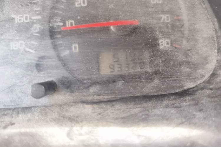 Used Jinbei Hiace 2014 2.0L Fifth-Generation Xiangyun Comfort Type 1 4G20C Odometer Close Up
