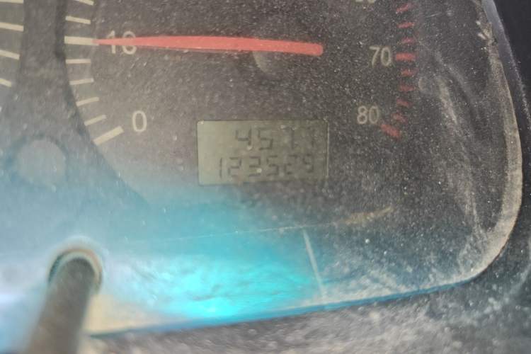 Used Jinbei Hiace 2014 2.0L Fifth-Generation Xiangyun Comfort Type 1 4G20C Odometer Close Up