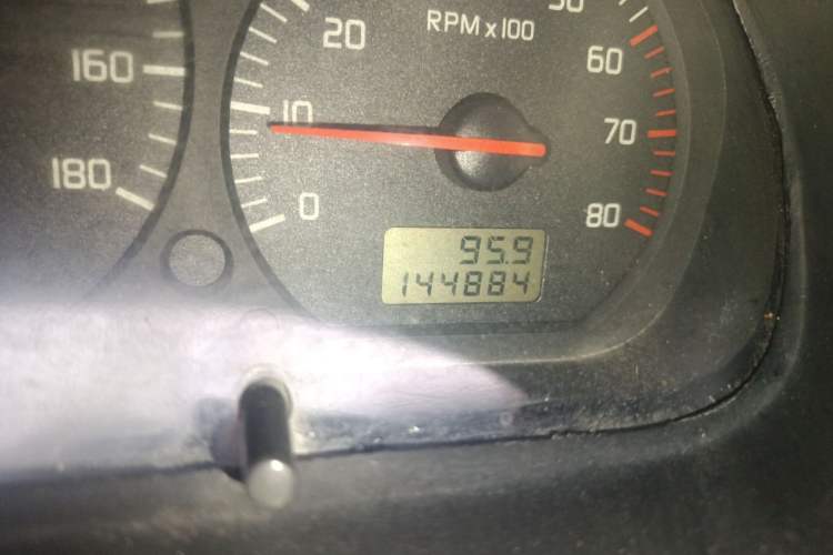 Used Jinbei Hiace 2014 2.0L Fifth-Generation Xiangyun Comfort Type 1 4G20C Odometer Close Up