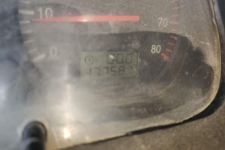Used Jinbei Hiace 2014 2.0L Fifth-Generation Xiangyun Comfort Type 1 4G20C Odometer Close Up