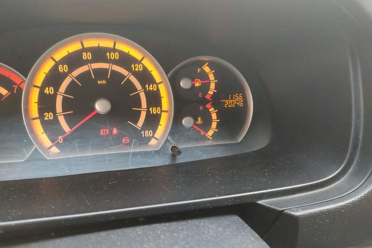 Used Jinbei Hiace 2014 2.2L Luxury Version V22 Odometer Close Up