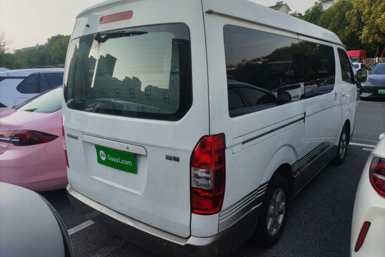 Used Jinbei Hiace 2014 2.0L Comfort Version V19 Rear Right 45 Deg