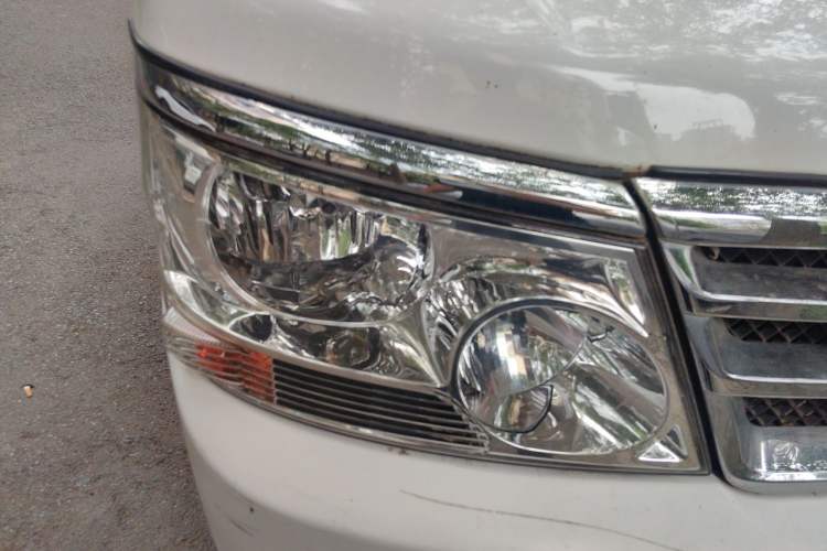 Used Jinbei Hiace 2014 2.0L 5th Generation Kuaiyunwang Business Version 4G19 Right Front Headlight