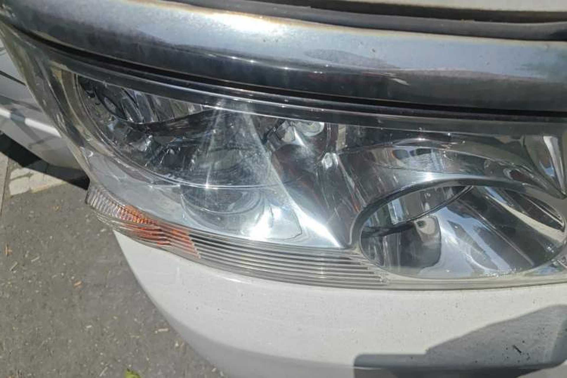 Used Jinbei Hiace 2014 2.0L 5th Generation Kuaiyunwang Business Version 4G19 Right Front Headlight