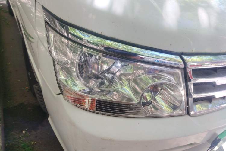Used Jinbei Hiace 2014 2.0L Fifth-Generation Xiangyun Comfort Type 1 4G20C Right Front Headlight