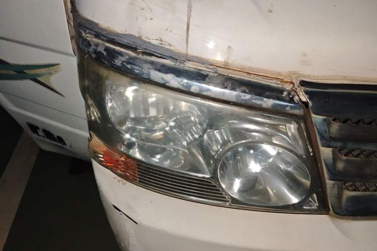 Used Jinbei Hiace 2014 2.0L 5th-Gen Power King Comfort Version V19 Right Front Headlight