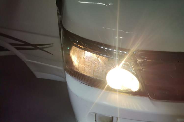 Used Jinbei Hiace 2014 2.0L 5th Generation Kuaiyunwang Business Version 4G19 Right Front Headlight