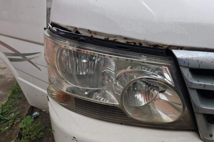 Used Jinbei Hiace 2014 2.0L 5th Generation Kuaiyunwang Business Version 4G20B Right Front Headlight