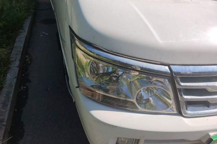 Used Jinbei Hiace 2014 2.0L 5th Generation Kuaiyunwang Business Version 4G19 Right Front Headlight