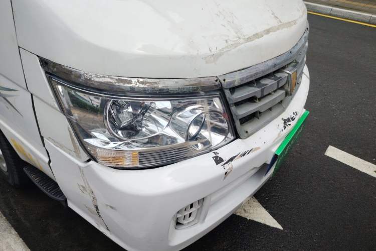 Used Jinbei Hiace 2014 2.0L 5th Generation Kuaiyunwang Business Version 4G19 Right Front Headlight