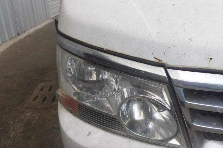 Used Jinbei Hiace 2014 2.0L Fifth-Generation Xiangyun Comfort Type 1 4G20C Right Front Headlight