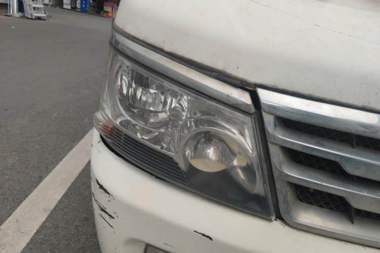 Used Jinbei Hiace 2014 2.0L 5th Generation Kuaiyunwang Business Version 4G19 Right Front Headlight