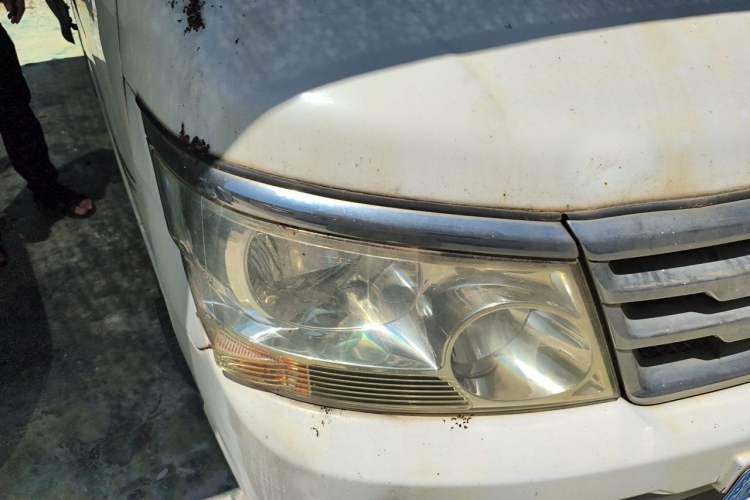 Used Jinbei Hiace 2014 2.0L Fifth-Generation Xiangyun Comfort Type 1 4G20C Right Front Headlight