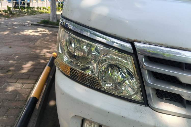 Used Jinbei Hiace 2014 2.0L Fifth-Generation Xiangyun Comfort Type 1 4G21C Right Front Headlight