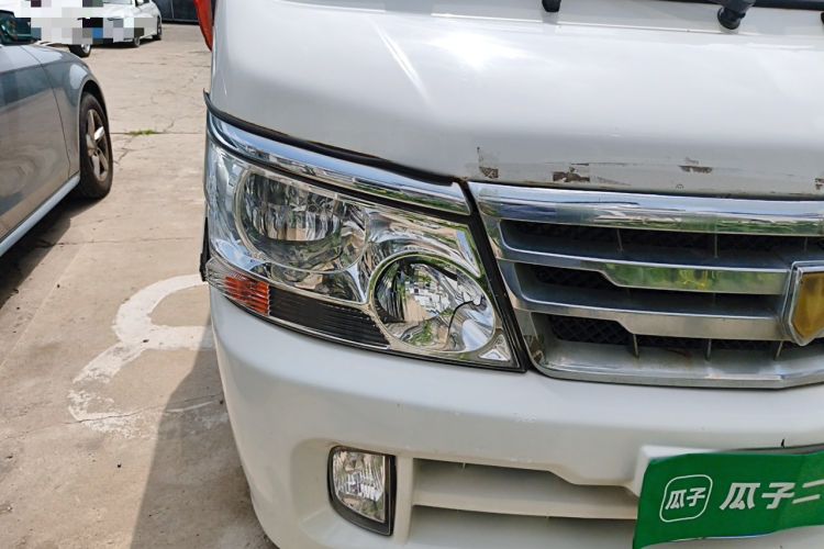 Used Jinbei Hiace 2014 2.0L Fifth-Generation Xiangyun Comfort Type 1 4G20C Right Front Headlight