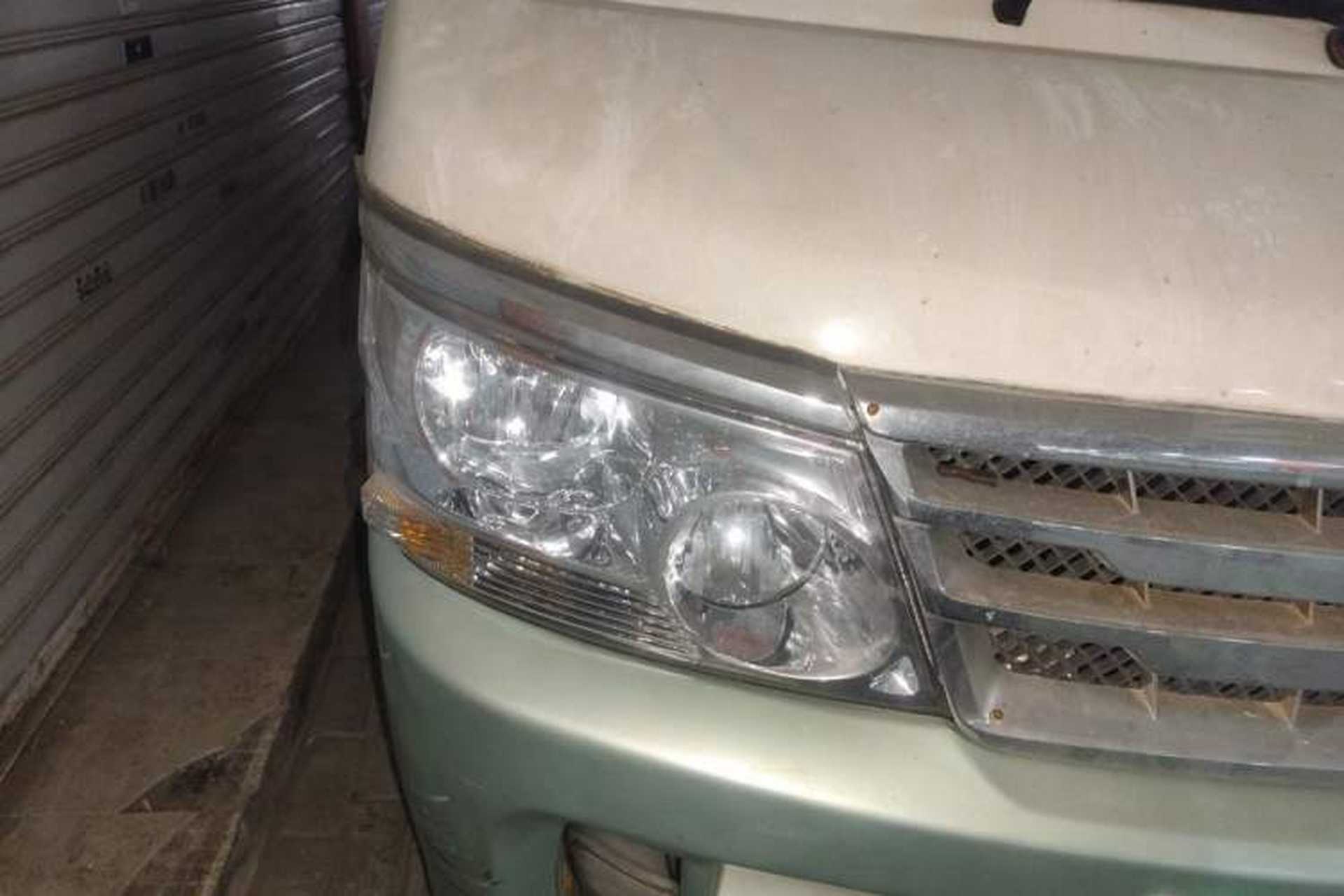 Used Jinbei Hiace 2014 2.0L Fifth-Generation Xiangyun Comfort Type 1 4G20C Right Front Headlight